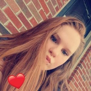 Meet your Posher, Alexia